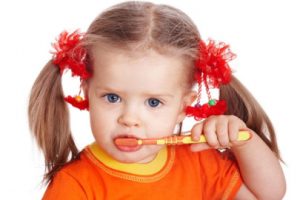 Як навчити дитину 2 років чистити зуби ПЕРЕВІРЕНО. | Сімя і мама